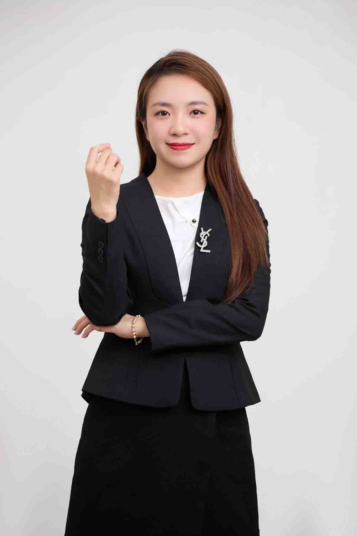 MS. BÙI HỒNG NHUNG